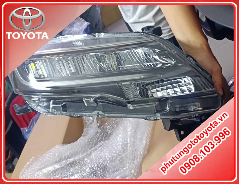 Đèn pha Toyota Rush 2018