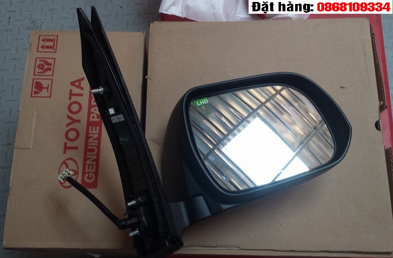 Kính chiếu hậu innova
