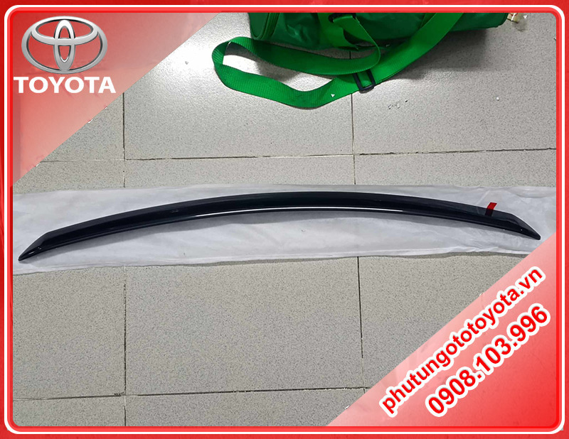 Nẹp capo Toyota Hilux 2016-2020