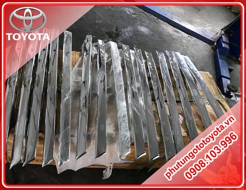 Nẹp cốp sau Fortuner 2009
