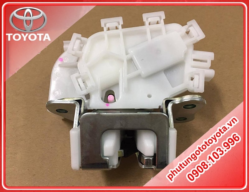 Ổ khóa ngậm cốp sau xe Mitsubishi Xpander