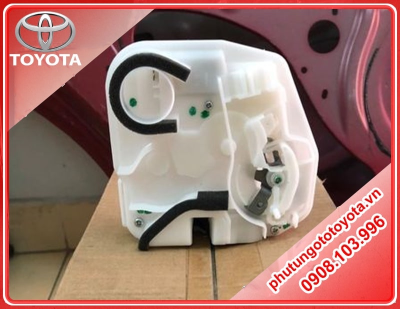 Ổ khóa ngậm cửa sau xe Mitsubishi Xpander